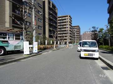 敷地東側の前面道路