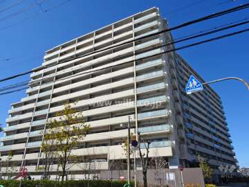 ロジュマン茨木の外観（南東側から）