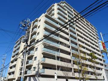 ロジュマン茨木の外観（南西側から）