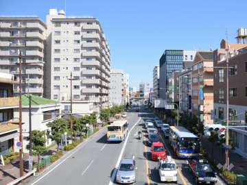 敷地南側の前面道路