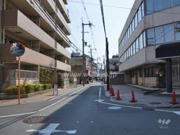 敷地南側の前面道路