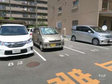 敷地内駐車場（屋外平面式）