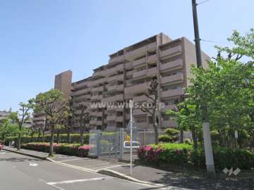 茨木レックスマンションA棟の外観（北西側から）