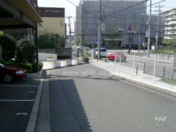 エントランスを出るとすぐの所に『ロマンチック街道』が走っています