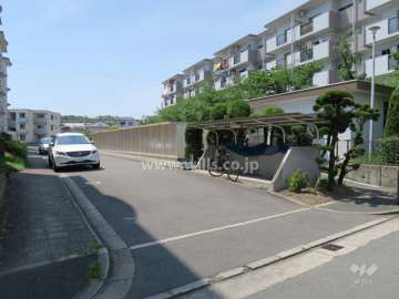 駐車場の出入り口