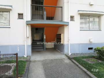 住戸入り口（共用ポスト）