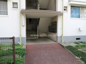 住戸入り口（共用ポスト）