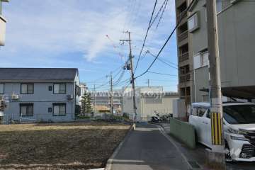 敷地北側の前面道路