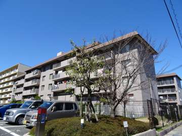 第2茨木フラットの外観(南東側から)