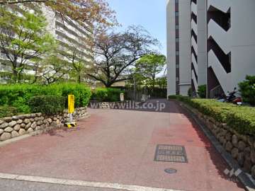 駐車場出入り口