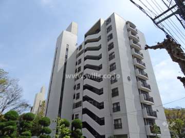 阪急南茨木ハイタウン駅前高層住宅G棟の外観（北西側から）