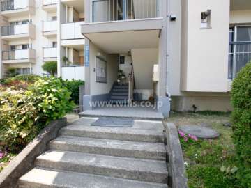 住戸出入り口（共用ポスト）