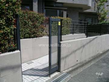 駐輪場入り口