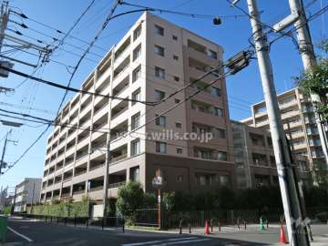 ステイツグラン茨木B棟の外観（南東側から）