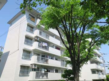平田住宅8号棟の外観（南西側から）