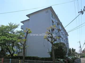 平田住宅11号棟の外観（北東側から）