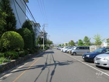 敷地内駐車場（屋外平面式）