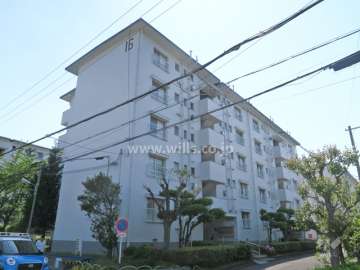 平田住宅16号棟の外観（北東側から）