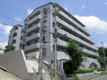 セクレア新千里北町の外観（南東側から）