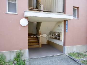 住戸出入り口（共用ポスト）