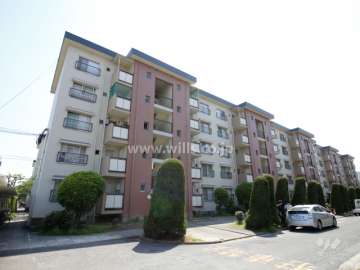 茨木安威団地A-7棟の外観（北東側から）