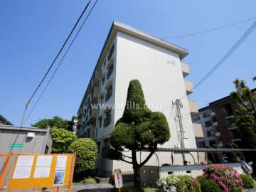 茨木安威団地A-9棟の外観（北西側から）