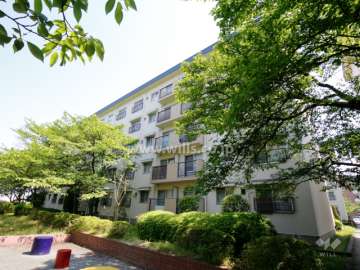 茨木安威団地A-10棟の外観（北西側から）