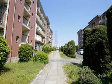 A-10棟南側の通路