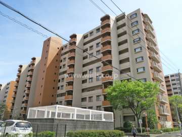 白川高層住宅3号棟の外観（北西側から）