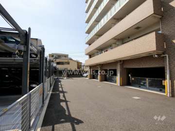 敷地内駐車場（屋内・屋外機械式、屋外平面式）