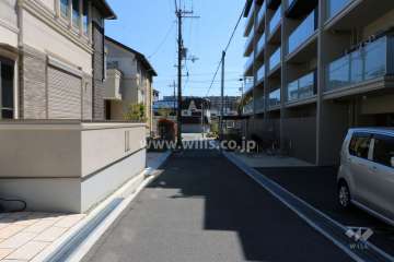 敷地東側前面道路