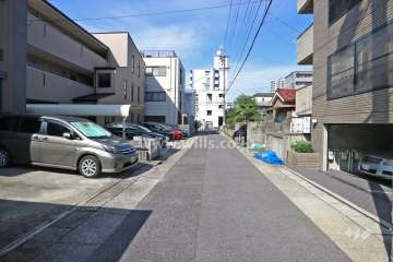 敷地南側の前面道路