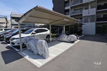 屋根付きバイク置き場