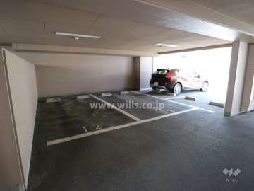 敷地内駐車場（屋内平面式）