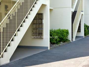 住戸入り口（共用ポスト）