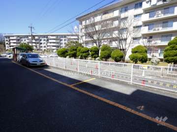 敷地内駐車場（屋外平面式）