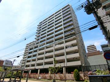プレミスト六甲道の外観（南東側から）