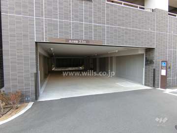 駐車場出入り口