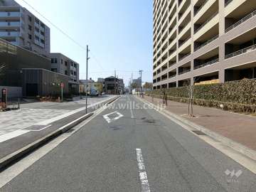 敷地北側の前面道路