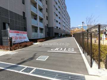 駐車場へのアプローチ