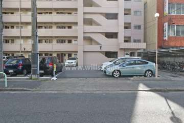 駐車場出入り口