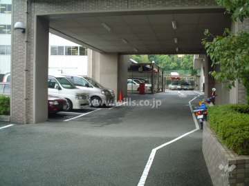 敷地内駐車場（機械式と平面式があります。）