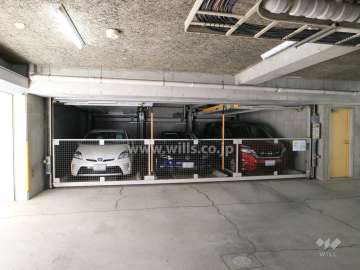 敷地内駐車場（屋内機械式）
