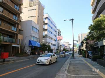 敷地南側の前面道路