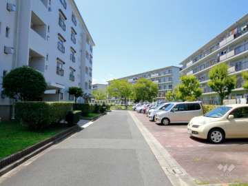 敷地内駐車場（屋外平面式）