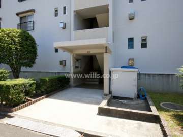 69棟の住戸出入り口（共用ポスト）