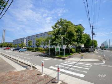 富田第2住宅の全景（北西側から）