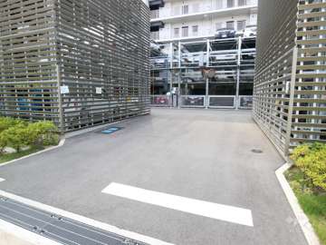 駐車場の出入り口