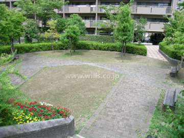 5番館と6番館との間にある公園