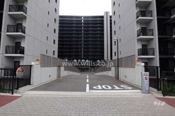 駐車場へのアプローチ
